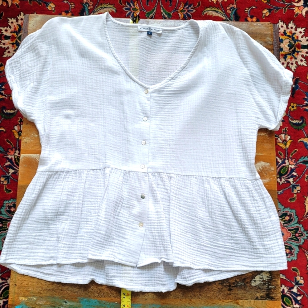 White Short-sleeved Blouse L